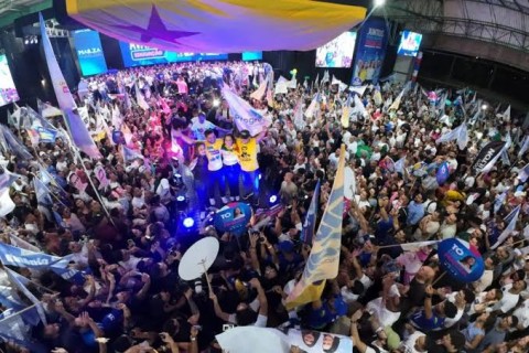 Chapa de Mailza e Jéssica Sales ao governo reuniu 18 mil pessoas no AC