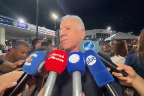 Vagner Sales participa de procissão em Cruzeiro do Sul e destaca apoio a candidatura de Mailza Assis