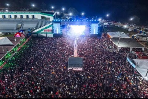 Leonardo encerra ExpoAcre Juruá com maior público da feira e leva multidão ao delírio em Cruzeiro do Sul